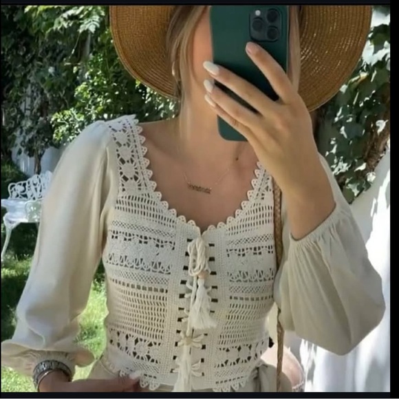 By- ESQ Knit Bird Eye Blouse White Lace Detail Women's Top - Picture 2 of 12